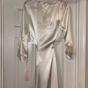 2 piece slip & robe set “Mrs”